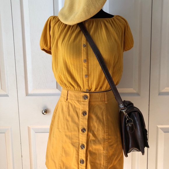 Button Up Skirt 🌻 - Picture 4 of 4